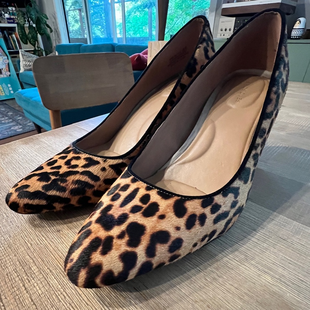 Aerosoles Never Worn Leopard Print Leather upper chunky heel